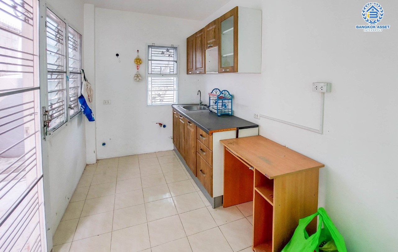 *****บ้านเดี่ยวมือสองนนทบุรี ห้องมุม! ม.ชวนชื่นโมดัส รัตนาธิเบศร์-ท่าอิฐ หลังใหญ่ เนื้อที่ 60.9 ตร.ว. ฟังก์ชัน 3 ห้องนอน 3 ห้องน้ำ 2 ที่จอดรถ แถมแอร์ 2 เครื่อง ต่อเติมครบพร้อมอยู่ บนทำเลโซนเมืองเชื่อมต่อ ถ.รัตนาธิเบศร์ และถ.ราชพฤกษ์ ใกล้รถไฟฟ้าสถานี "ไทรม้า"